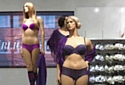 Les magasins Ahléns proposent des mannequins porte-vêtements de taille 10 ou 12.