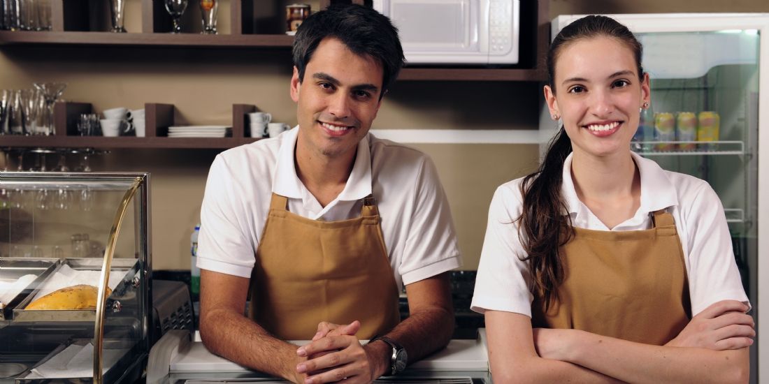 Travail en couple : un tiers des entreprises de proximité sont concernées